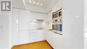 805 - 11 Wellesley Street W, Toronto, Ontario  M4Y 1E8 - Photo 11 - C13181958