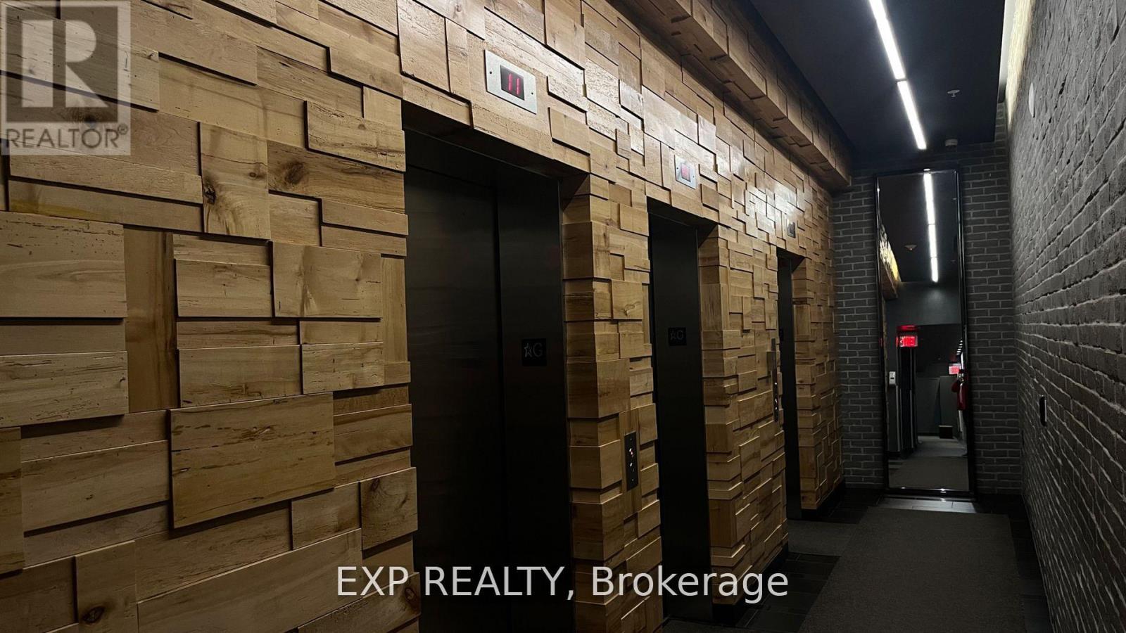 902 - 210 Simcoe Street, Toronto, Ontario  M5T 2W5 - Photo 2 - C13182110