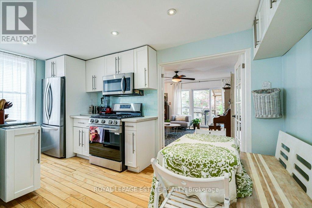 158 Waverley Road, Toronto, Ontario  M4L 3T3 - Photo 12 - E13181854
