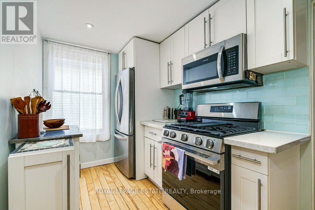 158 Waverley Road, Toronto, Ontario  M4L 3T3 - Photo 15 - E13181854