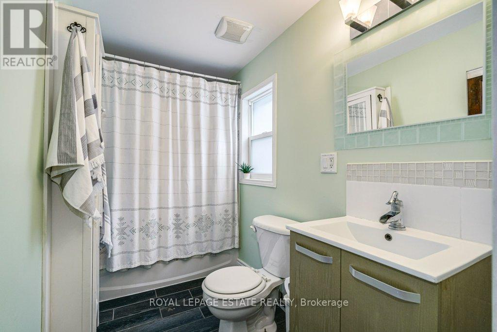 158 Waverley Road, Toronto, Ontario  M4L 3T3 - Photo 30 - E13181854