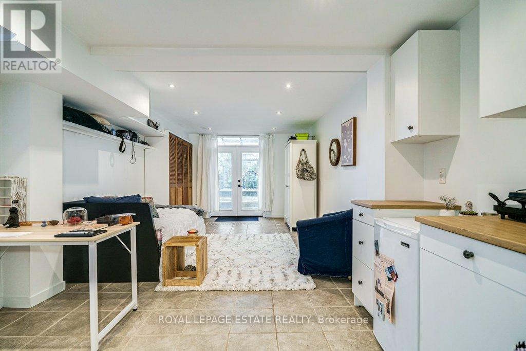 158 Waverley Road, Toronto, Ontario  M4L 3T3 - Photo 34 - E13181854