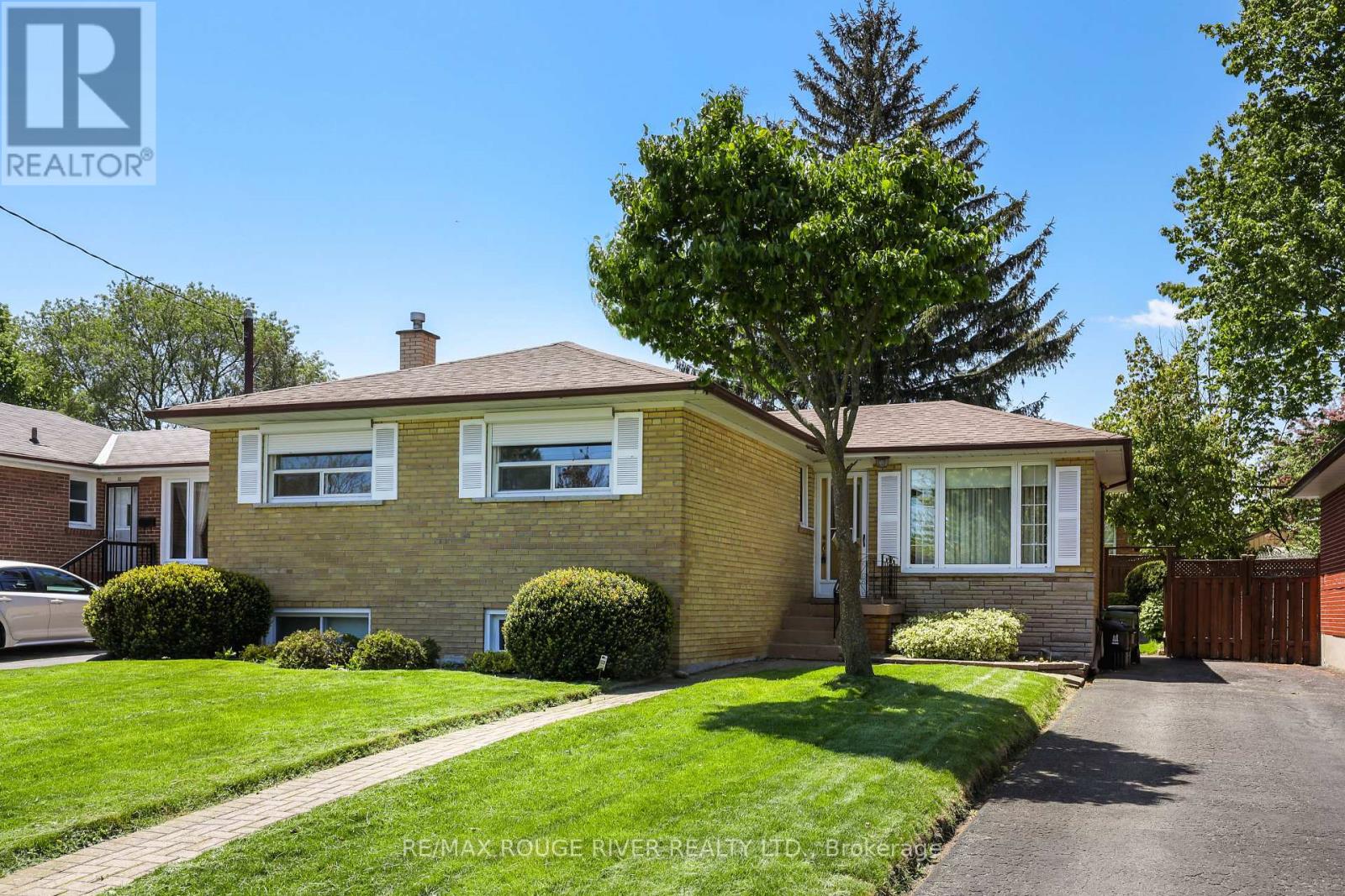 14 FARMBROOK ROAD, Toronto, Ontario