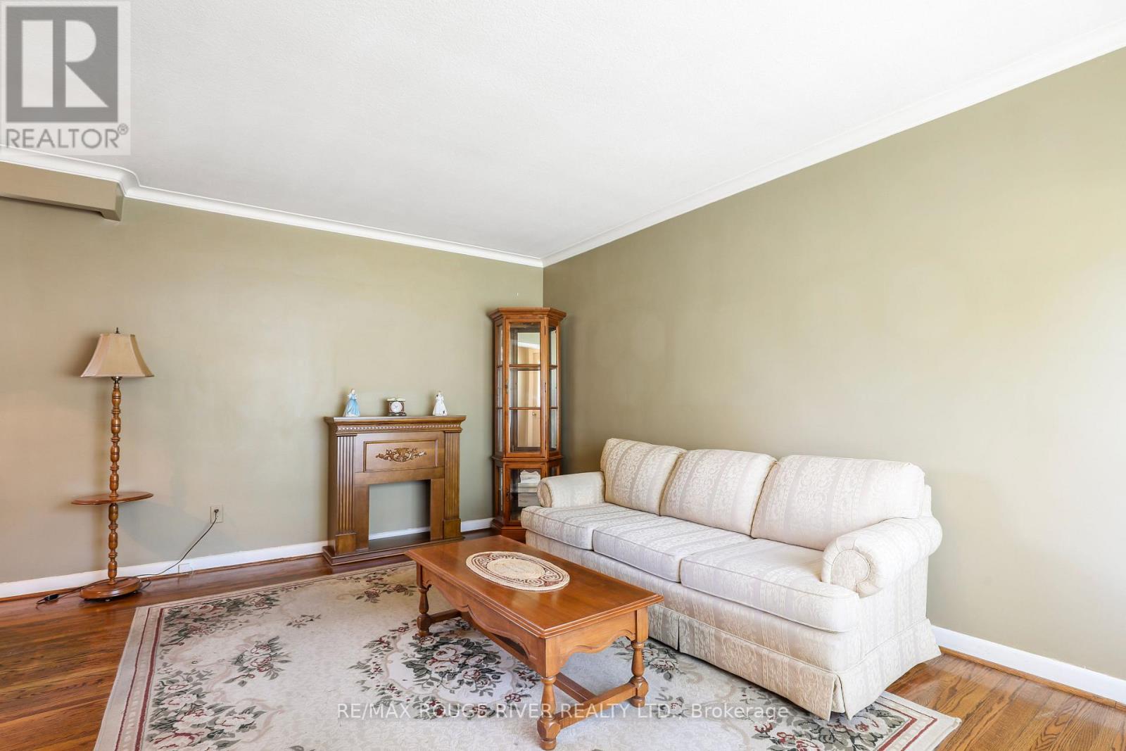 14 Farmbrook Road, Toronto, Ontario  M1J 2S4 - Photo 7 - E13182184