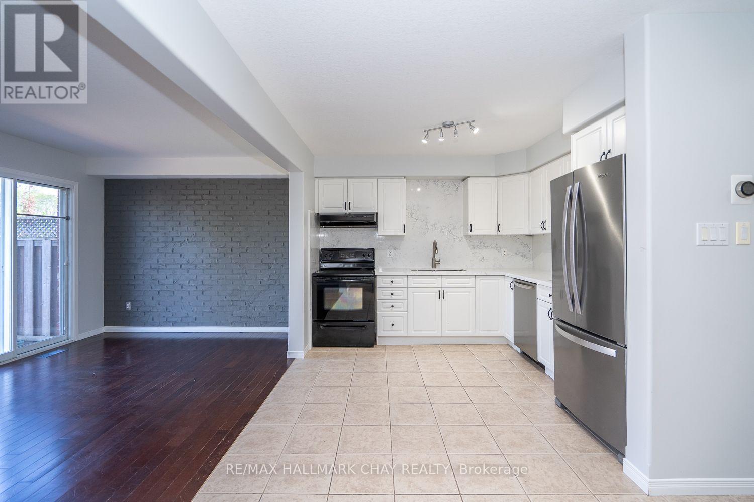 15 Wallace Street, New Tecumseth, Ontario  L9R 2G5 - Photo 8 - N13182172