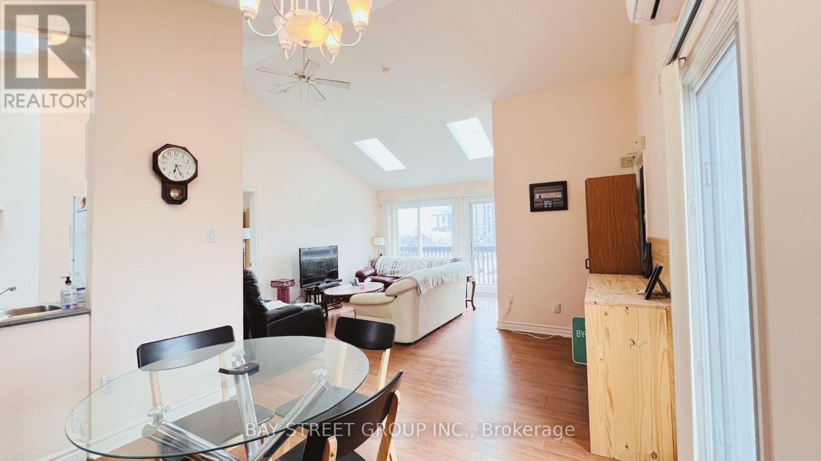 301 - 66 Maple Avenue, Barrie, Ontario  L4N 1R8 - Photo 10 - S13181816