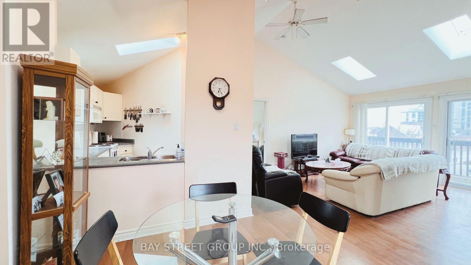 301 - 66 Maple Avenue, Barrie, Ontario  L4N 1R8 - Photo 12 - S13181816