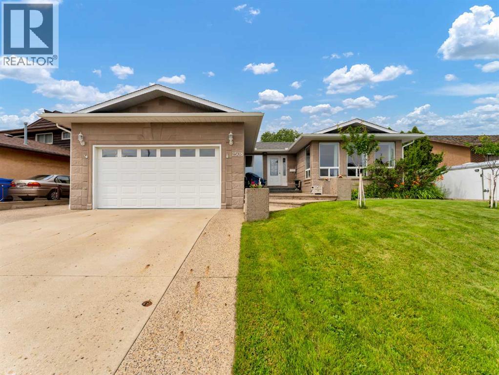 2508 12 Avenue SE, Medicine Hat, Alberta  T1B 1V6 - Photo 1 - A2281618