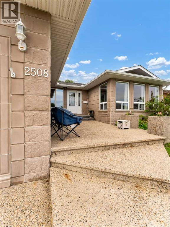 2508 12 Avenue SE, Medicine Hat, Alberta  T1B 1V6 - Photo 4 - A2281618
