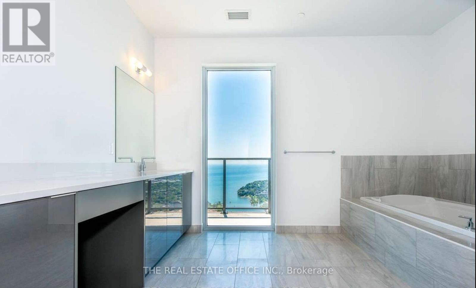 6601 - 30 Shore Breeze Drive, Toronto, Ontario  M8V 1A1 - Photo 4 - W13181814