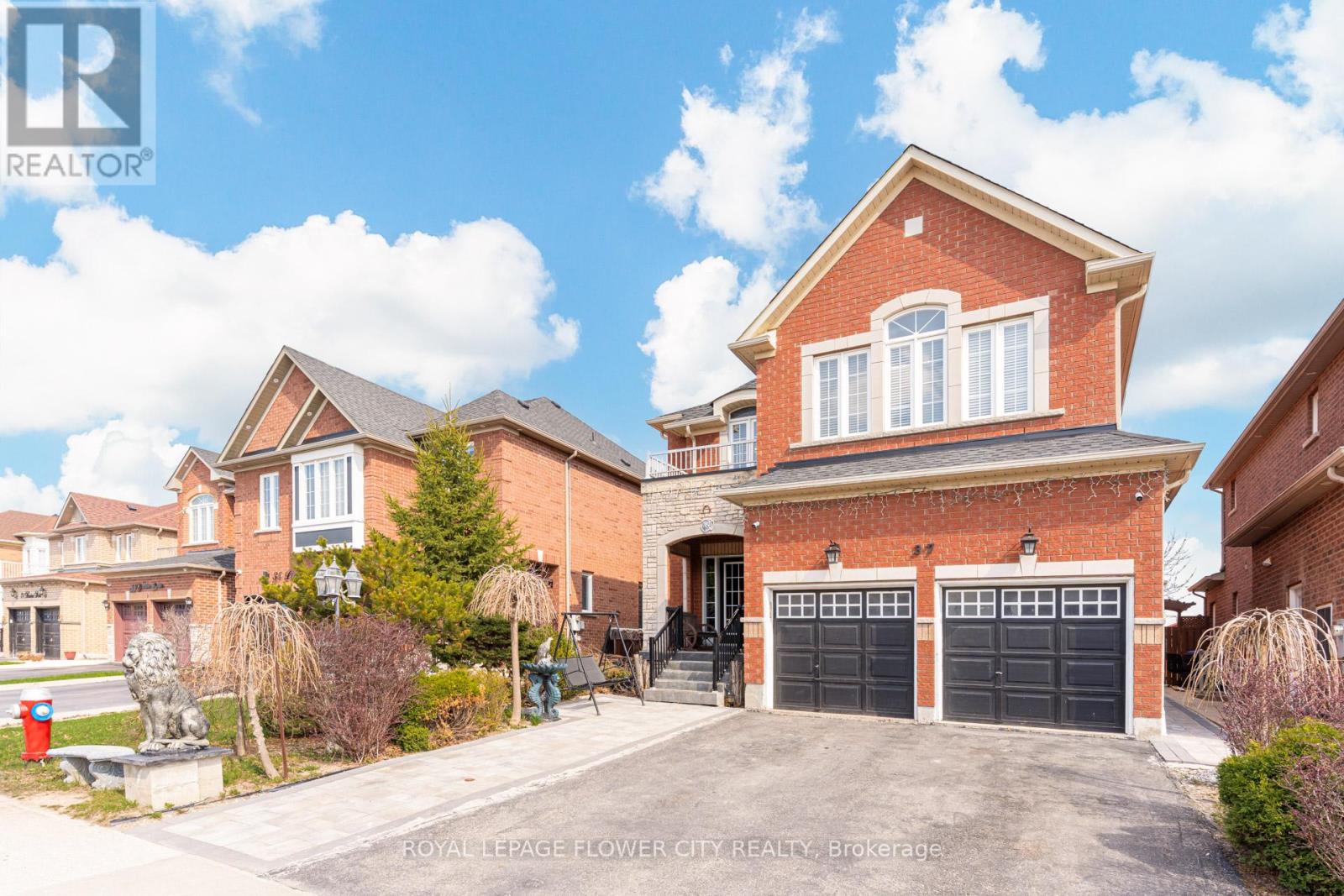 37 Denim Drive, Brampton, Ontario  L6P 2R3 - Photo 2 - W13181824