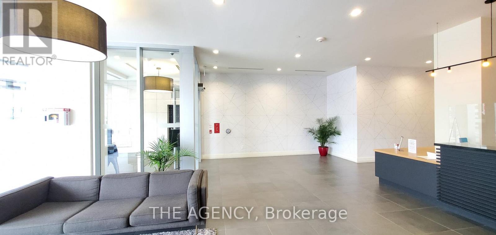 301 - 2520 Eglinton Avenue W, Mississauga, Ontario  L5M 0Y4 - Photo 3 - W13181834