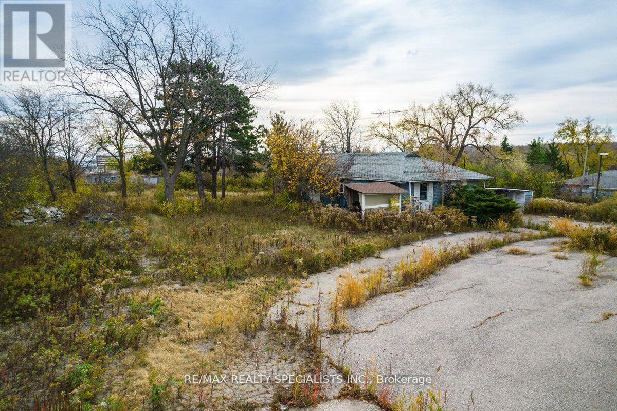 2036 Upper Middle Road E, Oakville, Ontario  L6H 7G5 - Photo 10 - W13181868