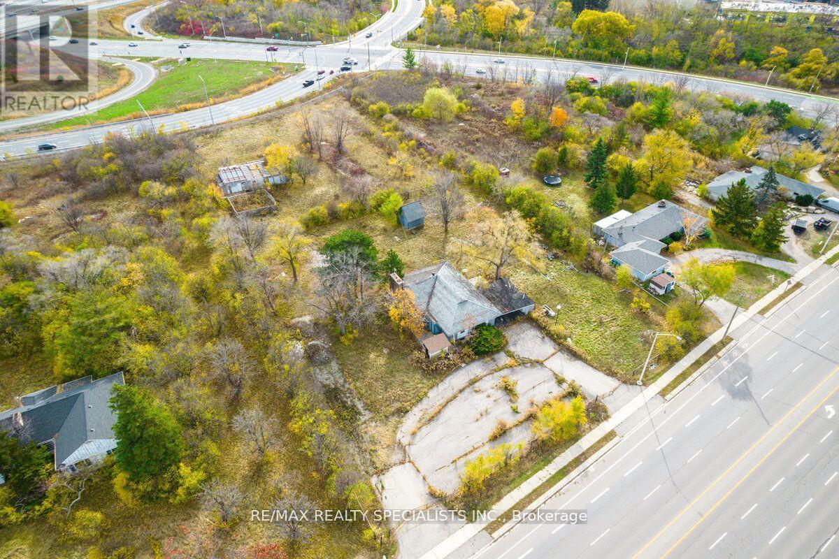 2036 Upper Middle Road E, Oakville, Ontario  L6H 7G5 - Photo 2 - W13181868