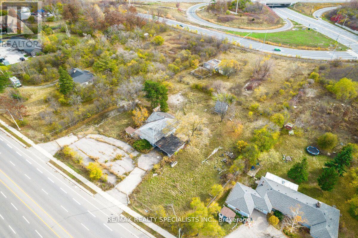 2036 Upper Middle Road E, Oakville, Ontario  L6H 7G5 - Photo 3 - W13181868