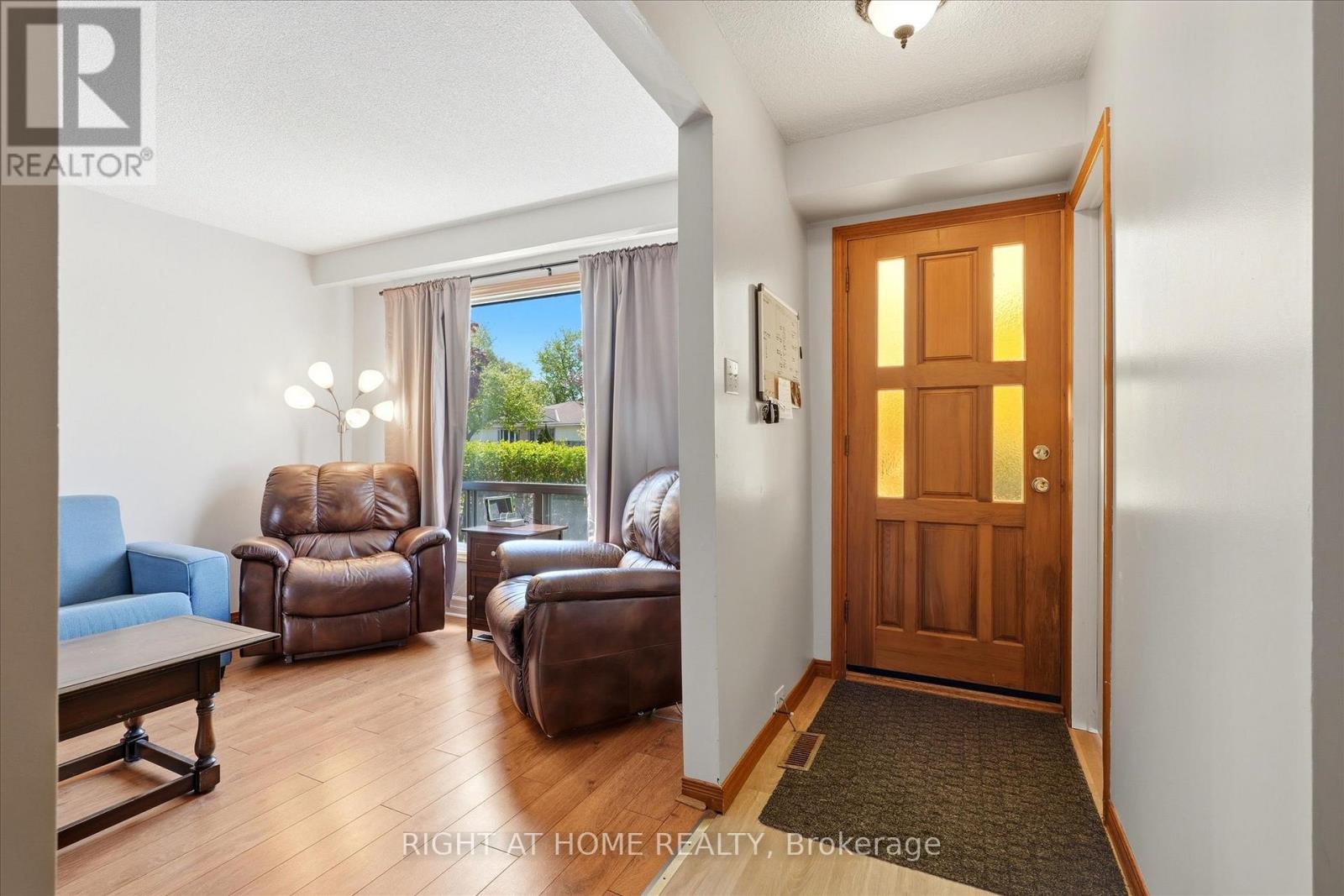 100 Burbank Crescent, Orangeville, Ontario  L9W 3E7 - Photo 2 - W13182108
