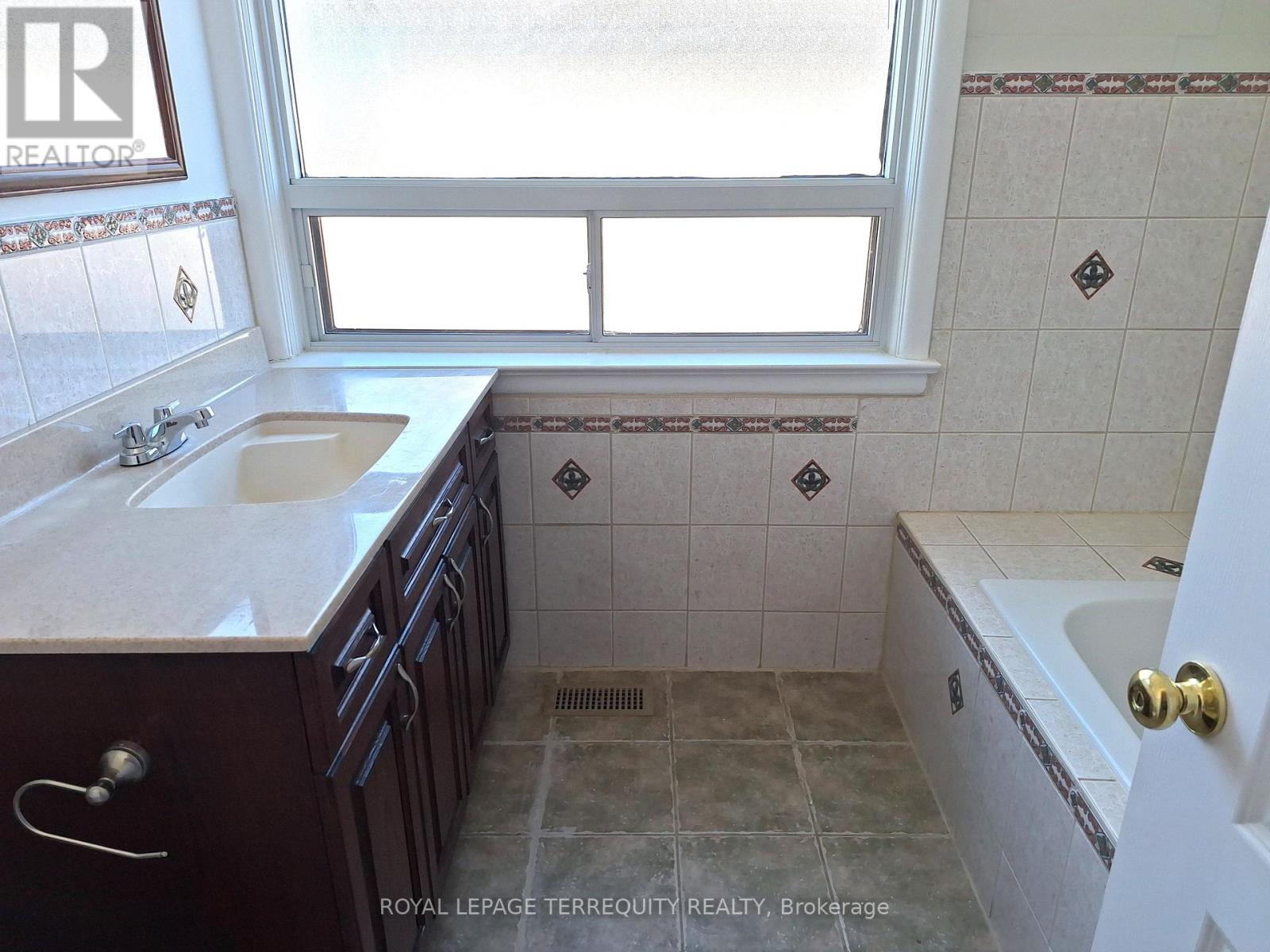 17 Compton Crescent, Toronto, Ontario  M3M 2C3 - Photo 11 - W13182192