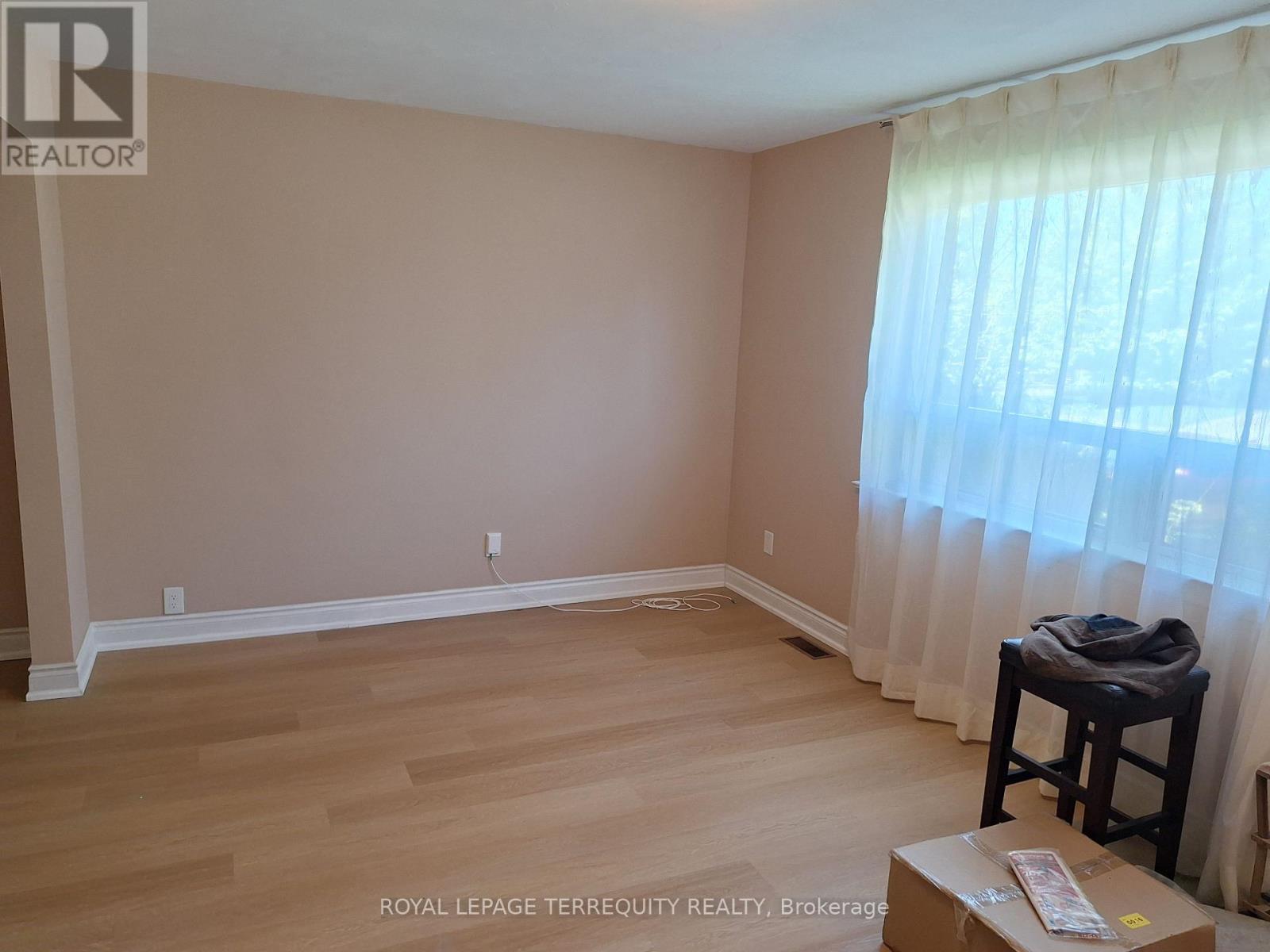 17 Compton Crescent, Toronto, Ontario  M3M 2C3 - Photo 5 - W13182192
