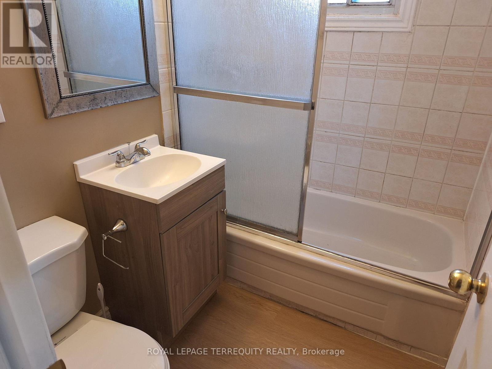 17 Compton Crescent, Toronto, Ontario  M3M 2C3 - Photo 6 - W13182192