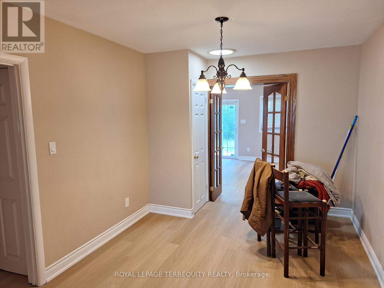 17 Compton Crescent, Toronto, Ontario  M3M 2C3 - Photo 8 - W13182192