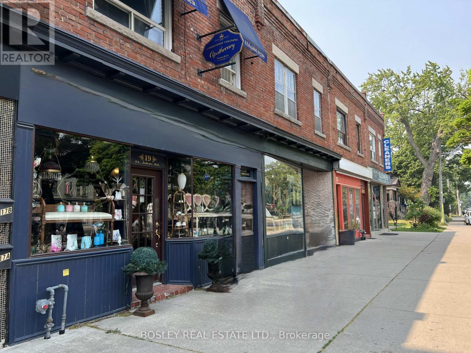 21 St. John's Road, Toronto, Ontario  M6P 1T7 - Photo 2 - W13182314
