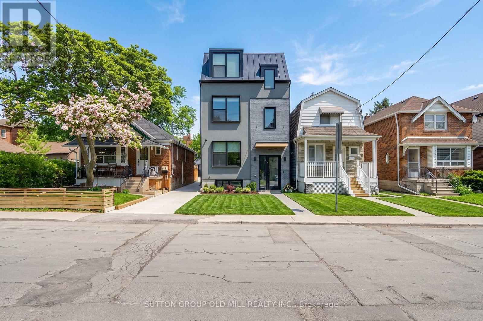 02 - 625 Harvie Avenue, Toronto, Ontario  M6E 4M4 - Photo 2 - W13182332
