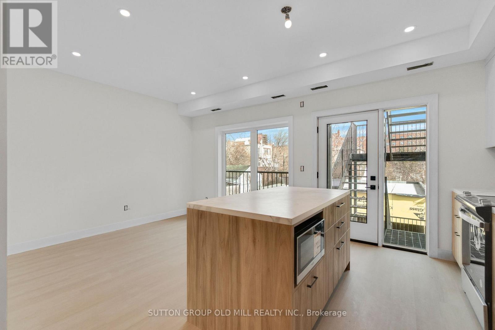 02 - 625 Harvie Avenue, Toronto, Ontario  M6E 4M4 - Photo 7 - W13182332