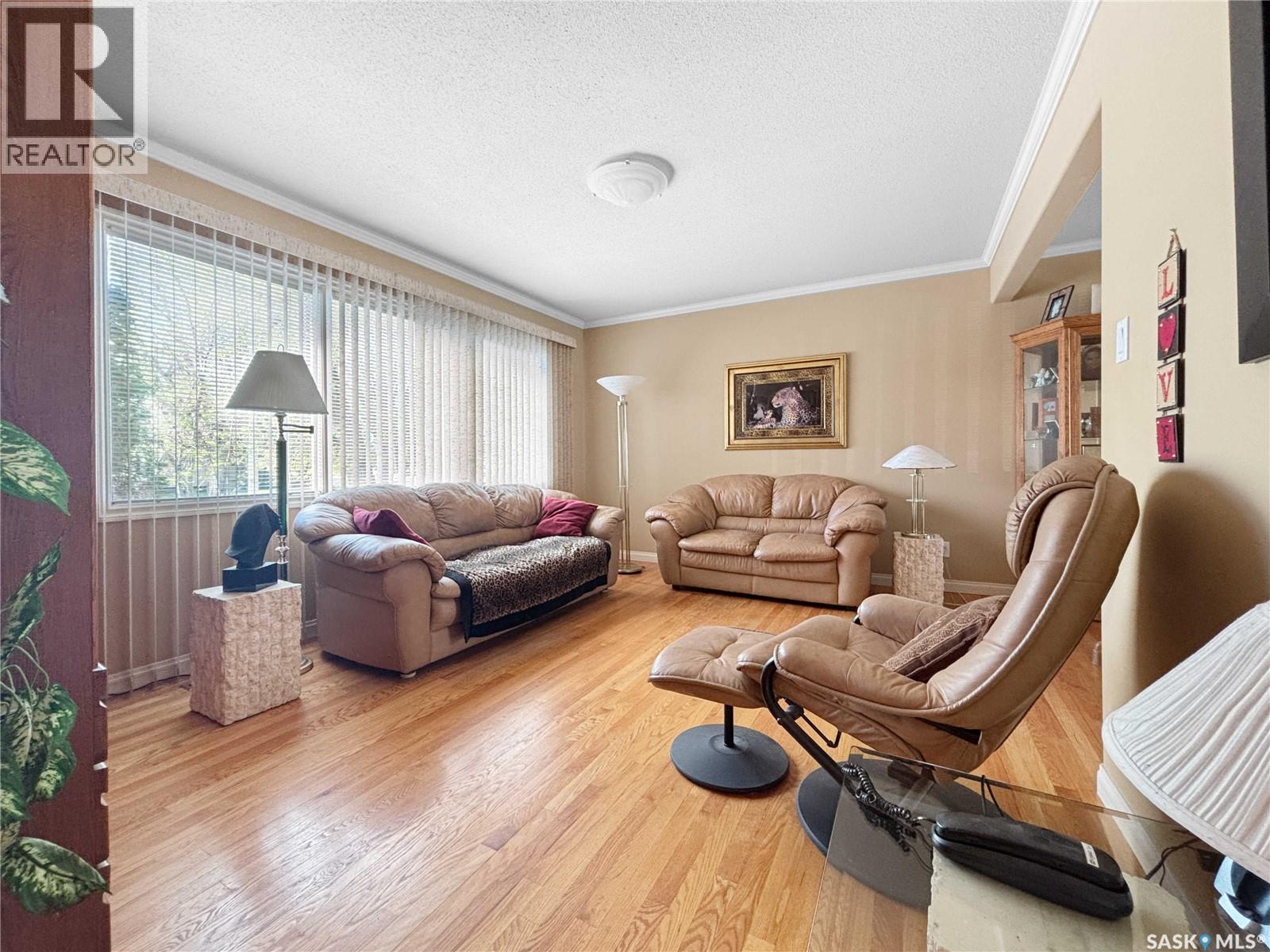 2140 37th Street W, Saskatoon, Saskatchewan  S7L 4E3 - Photo 3 - SK037276
