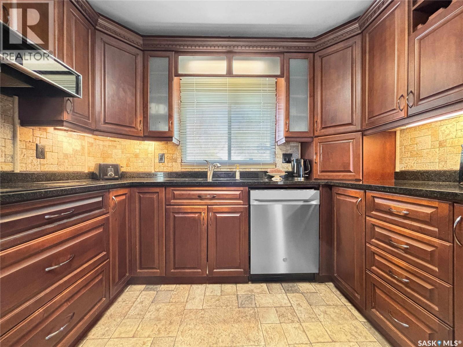 2140 37th Street W, Saskatoon, Saskatchewan  S7L 4E3 - Photo 7 - SK037276