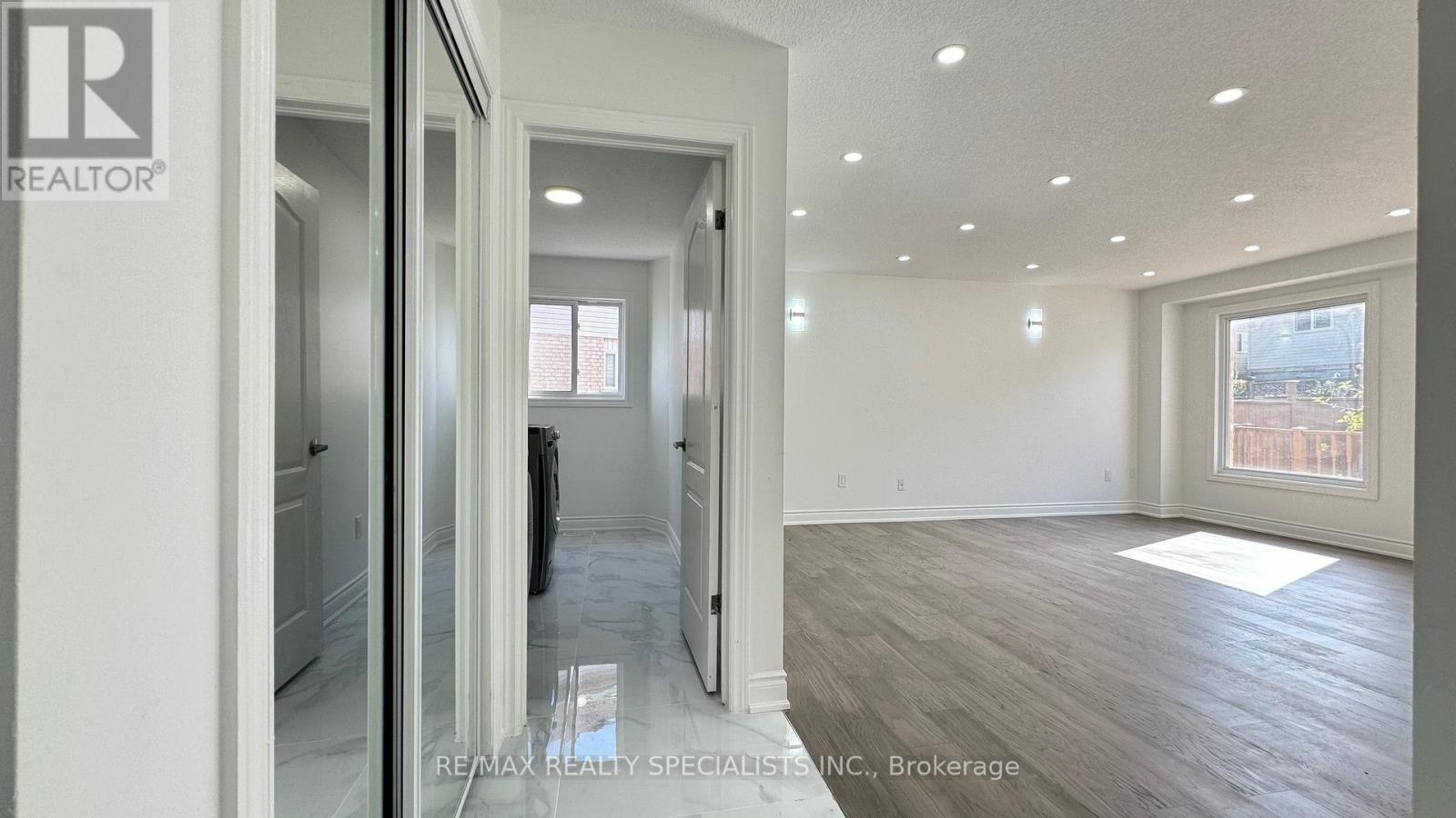 Upper Lvl - 505 Bridlewreath Court, Kitchener, Ontario N2E 3V6 - Photo 18 - X13181848
