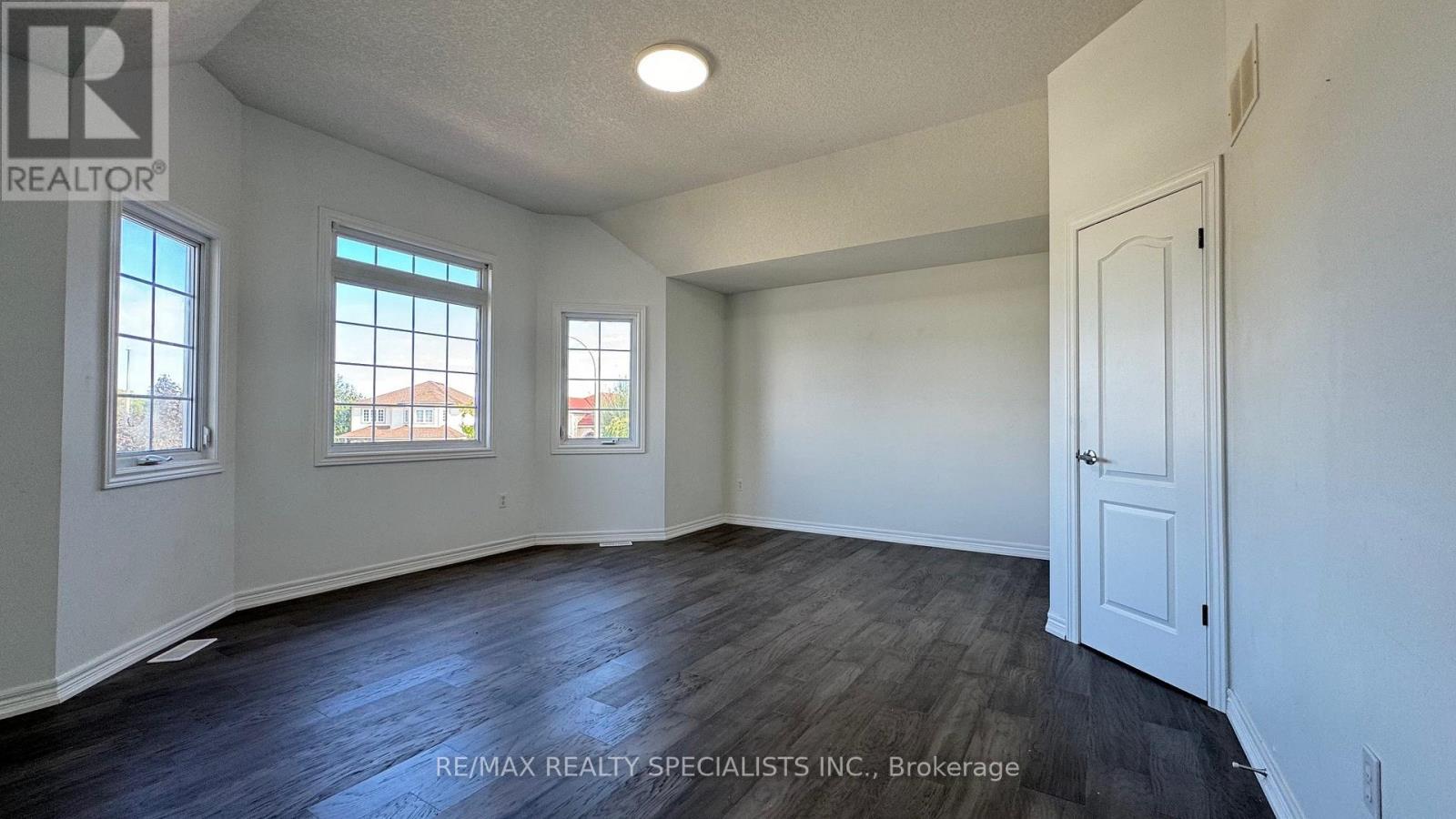 Upper Lvl - 505 Bridlewreath Court, Kitchener, Ontario N2E 3V6 - Photo 24 - X13181848