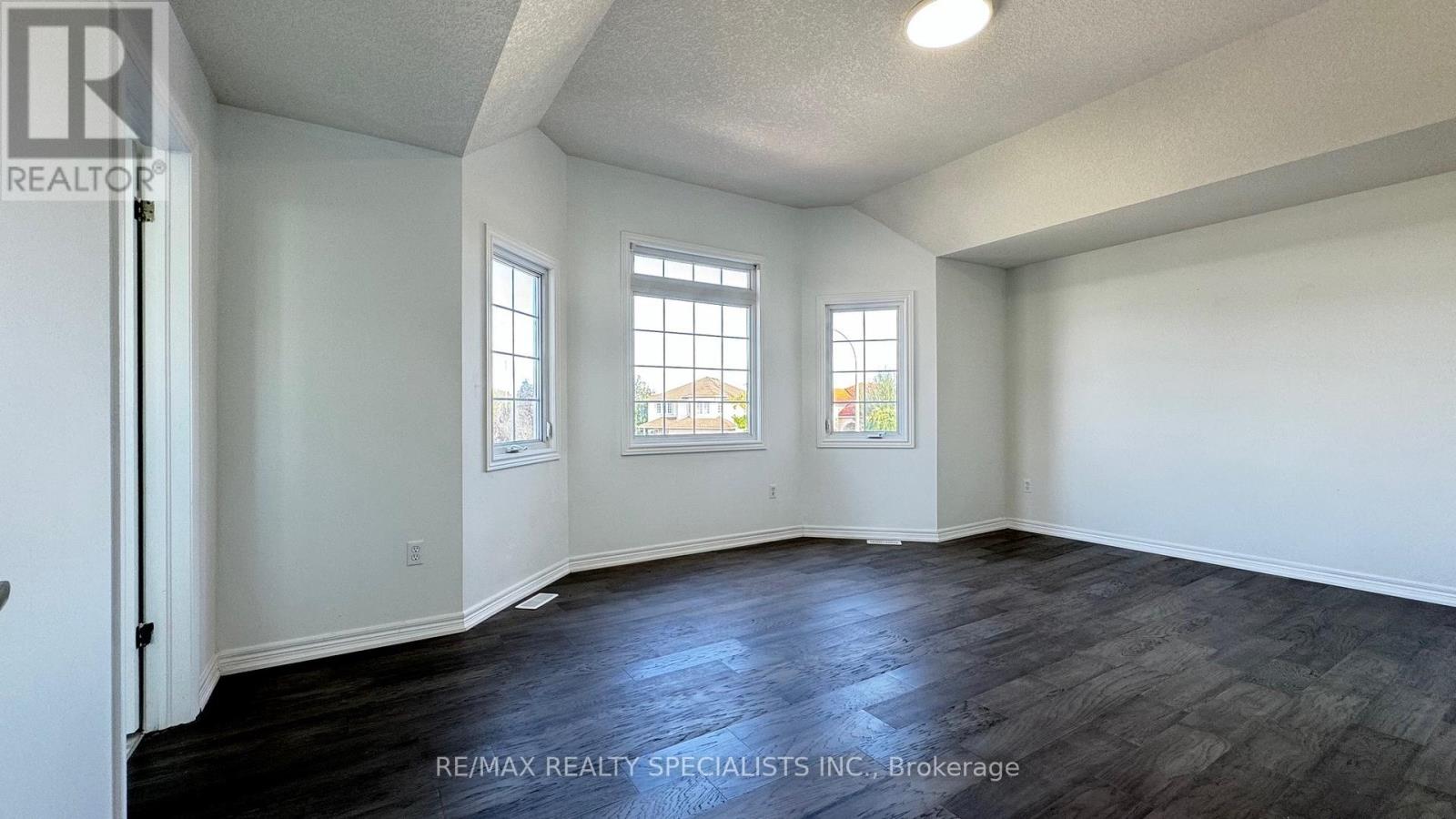 Upper Lvl - 505 Bridlewreath Court, Kitchener, Ontario N2E 3V6 - Photo 25 - X13181848