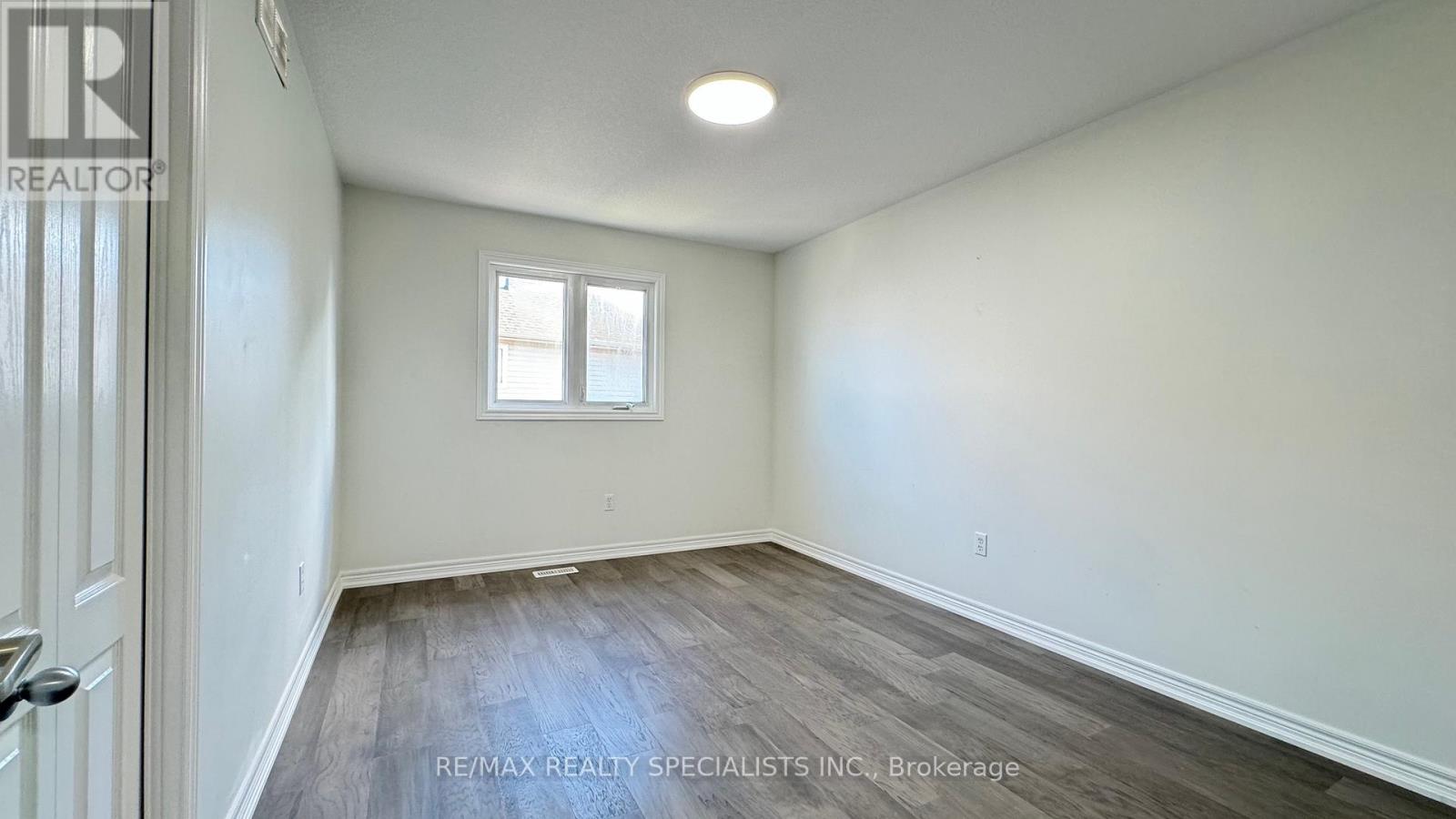 Upper Lvl - 505 Bridlewreath Court, Kitchener, Ontario N2E 3V6 - Photo 33 - X13181848