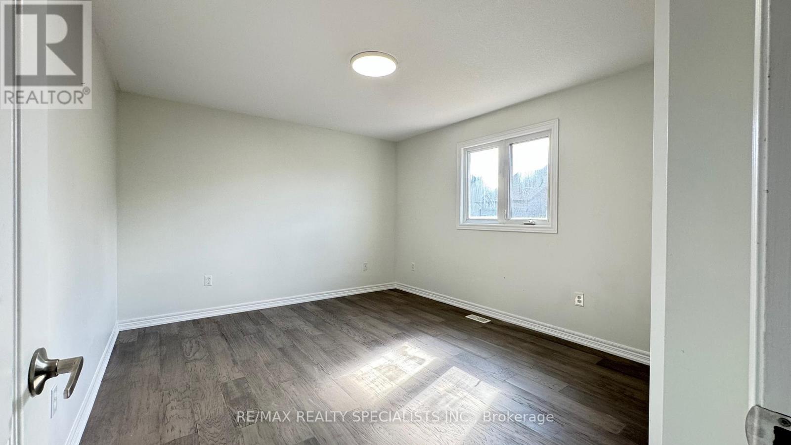Upper Lvl - 505 Bridlewreath Court, Kitchener, Ontario N2E 3V6 - Photo 35 - X13181848