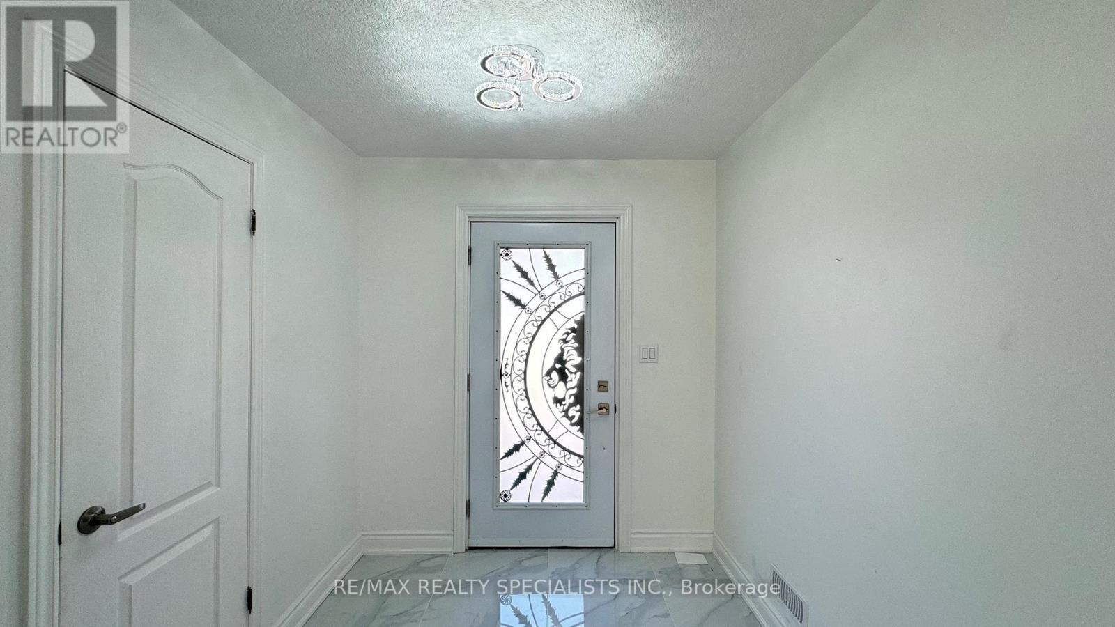 Upper Lvl - 505 Bridlewreath Court, Kitchener, Ontario N2E 3V6 - Photo 5 - X13181848