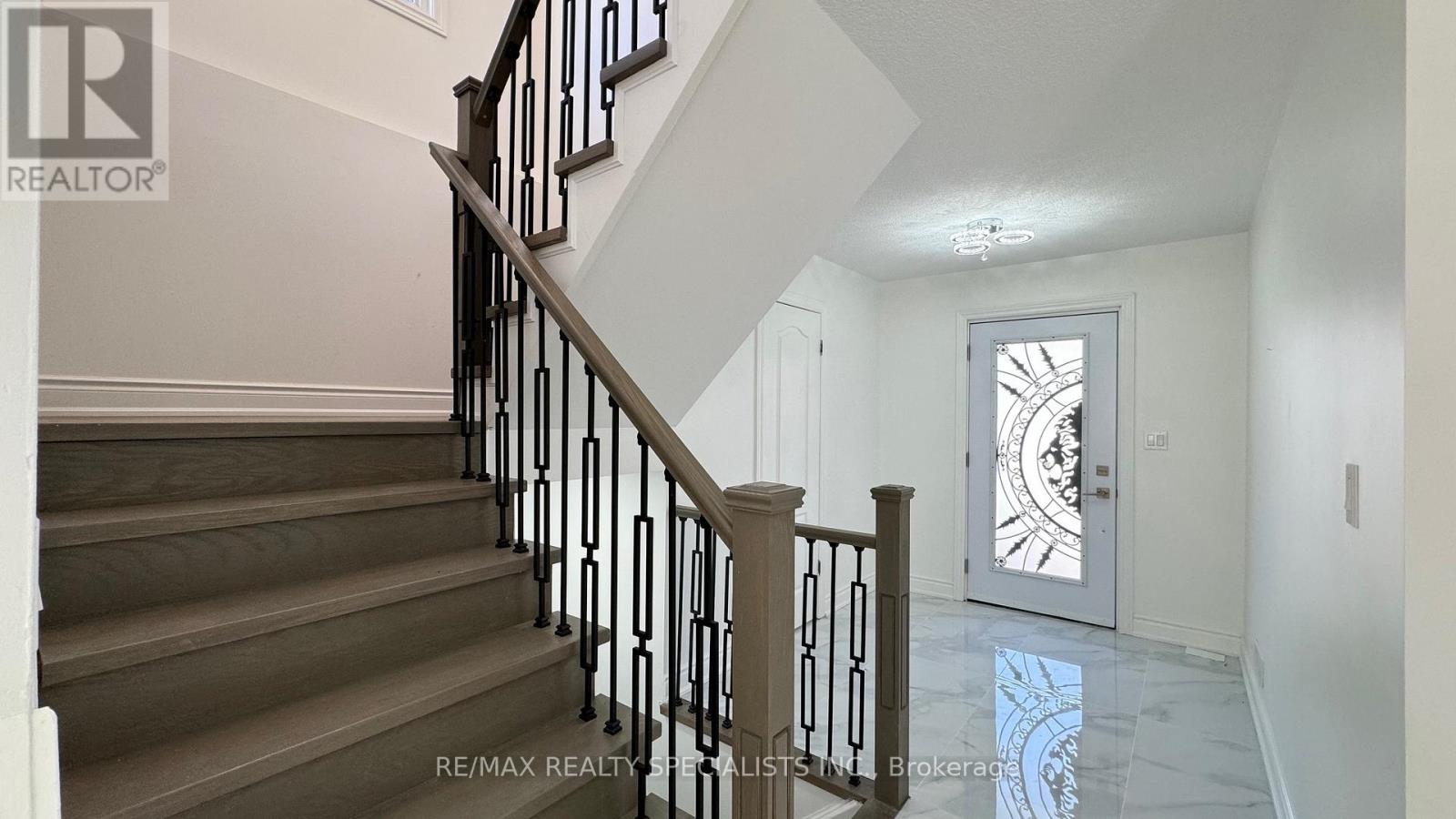 Upper Lvl - 505 Bridlewreath Court, Kitchener, Ontario N2E 3V6 - Photo 6 - X13181848