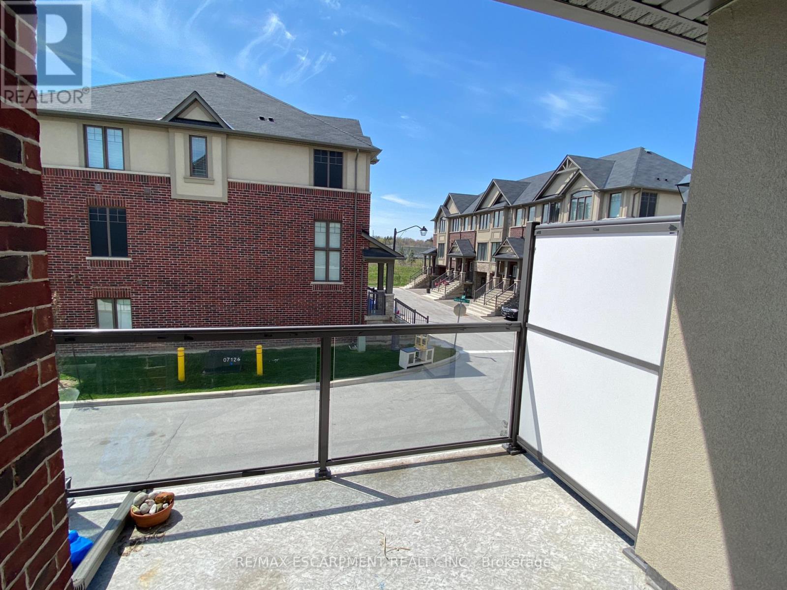 4 Workman Lane, Hamilton, Ontario  L9G 0H2 - Photo 7 - X13181998