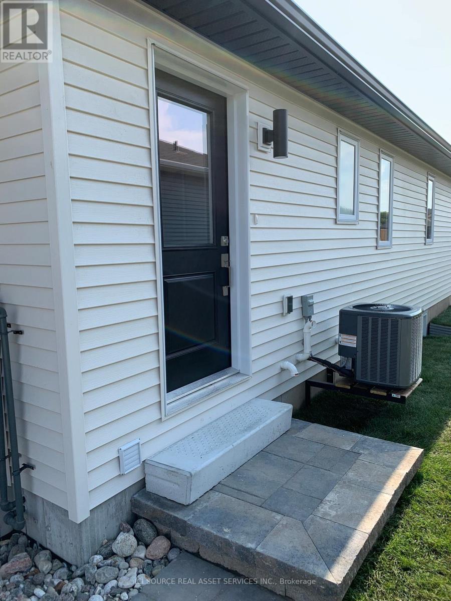 B - 120 Sienna Avenue, Belleville, Ontario  K8N 0E3 - Photo 3 - X13182274