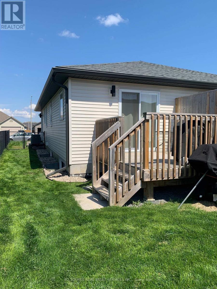 B - 120 Sienna Avenue, Belleville, Ontario  K8N 0E3 - Photo 4 - X13182274