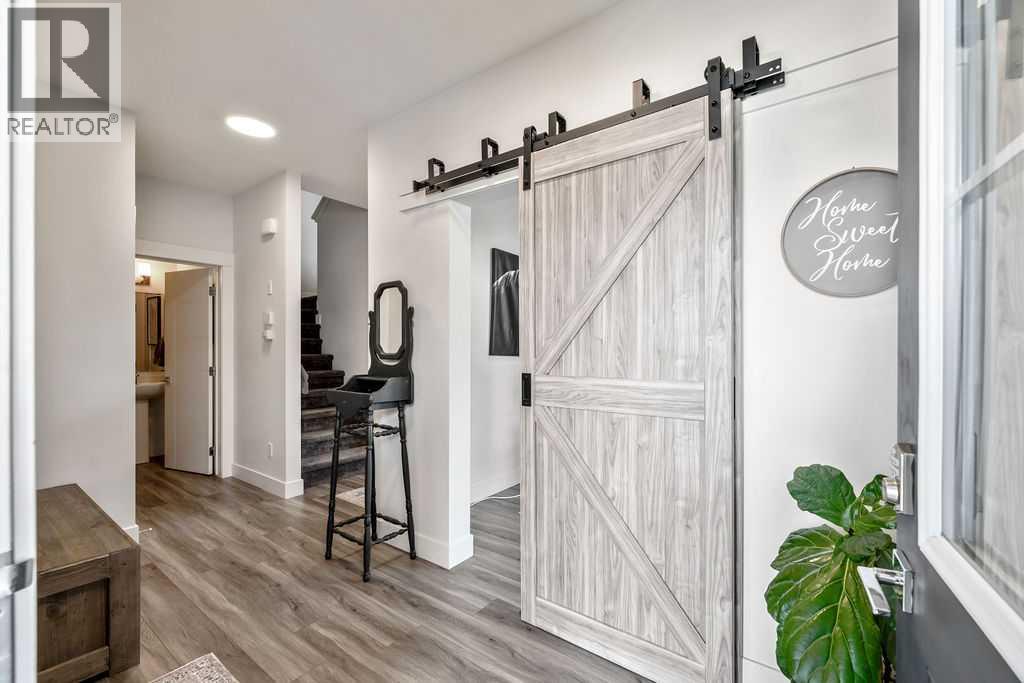 29 Sundown Close, Cochrane, Alberta  T4C 1E6 - Photo 2 - A2314035