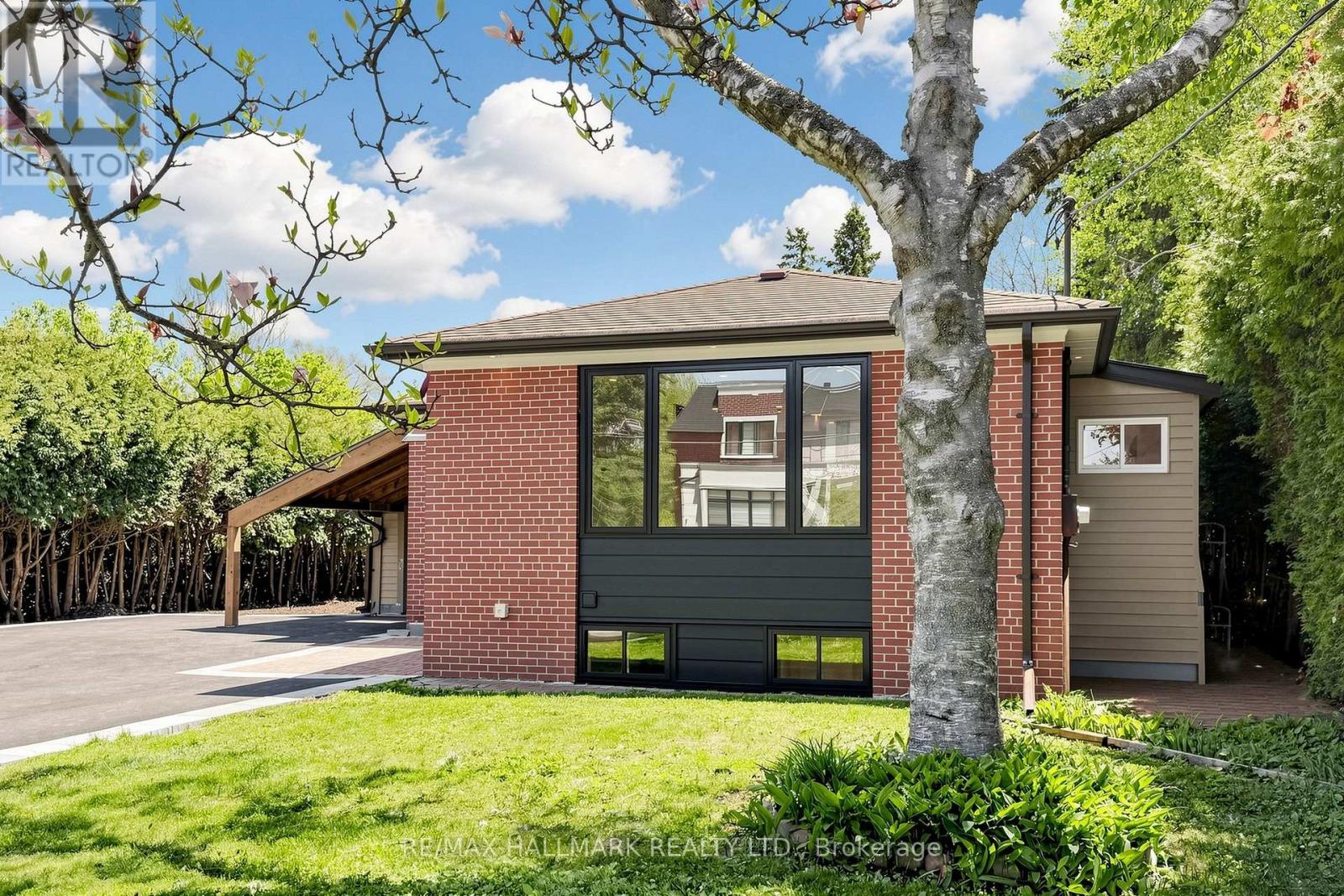 11 Johnson Road, Aurora, Ontario  L4G 2A3 - Photo 3 - N13126456