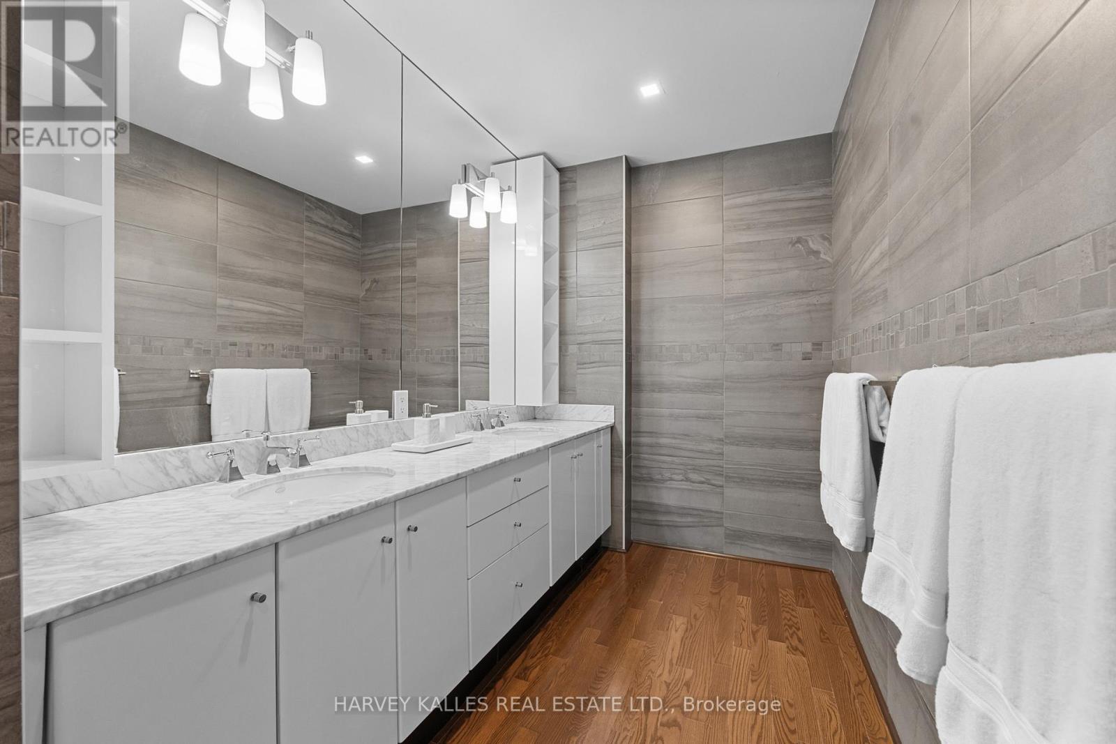 2701 - 300 Bloor Street E, Toronto, Ontario  M4W 3Y2 - Photo 32 - C13169460