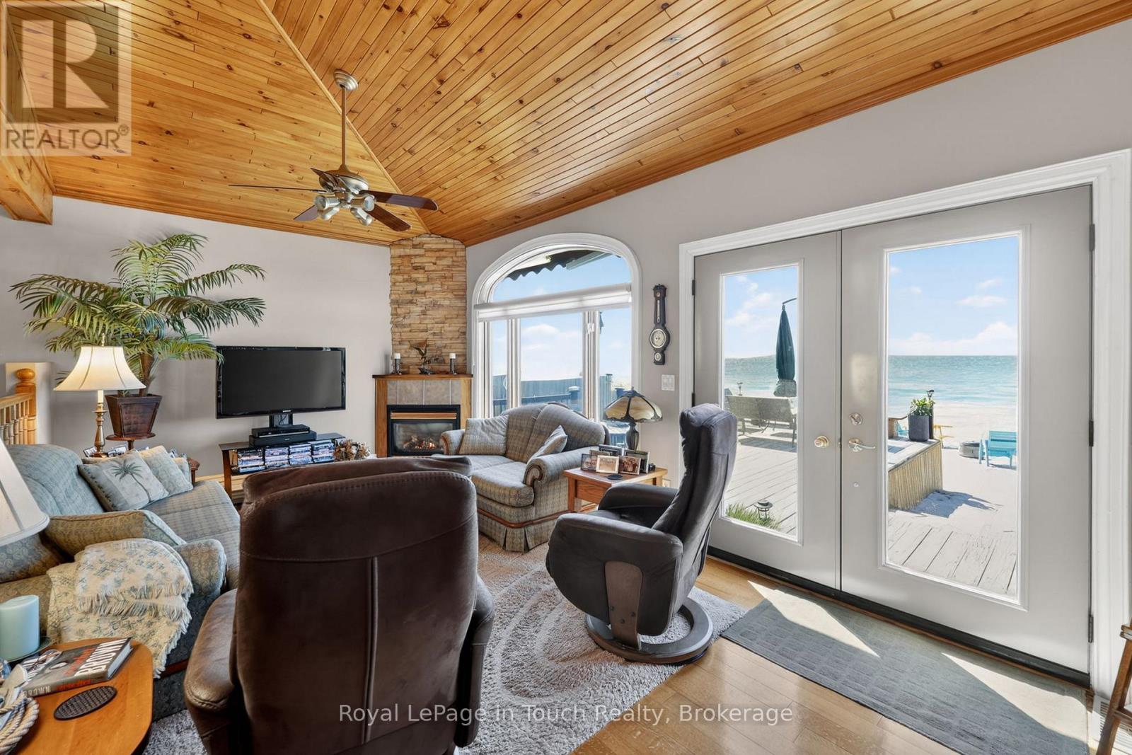 1092 Tiny Beaches Road S, Tiny, Ontario  L0L 2J0 - Photo 10 - S13182566