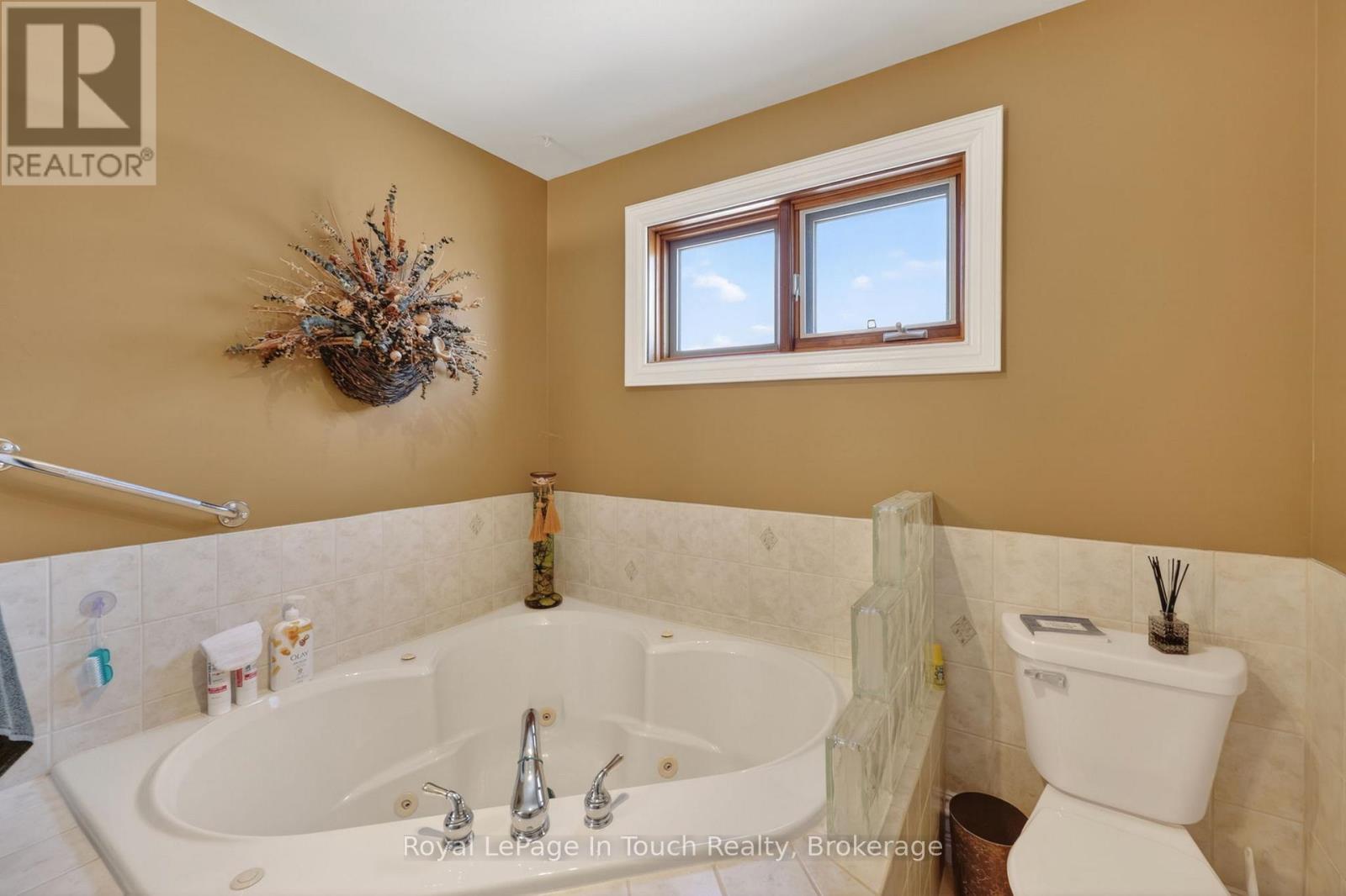 1092 Tiny Beaches Road S, Tiny, Ontario  L0L 2J0 - Photo 14 - S13182566