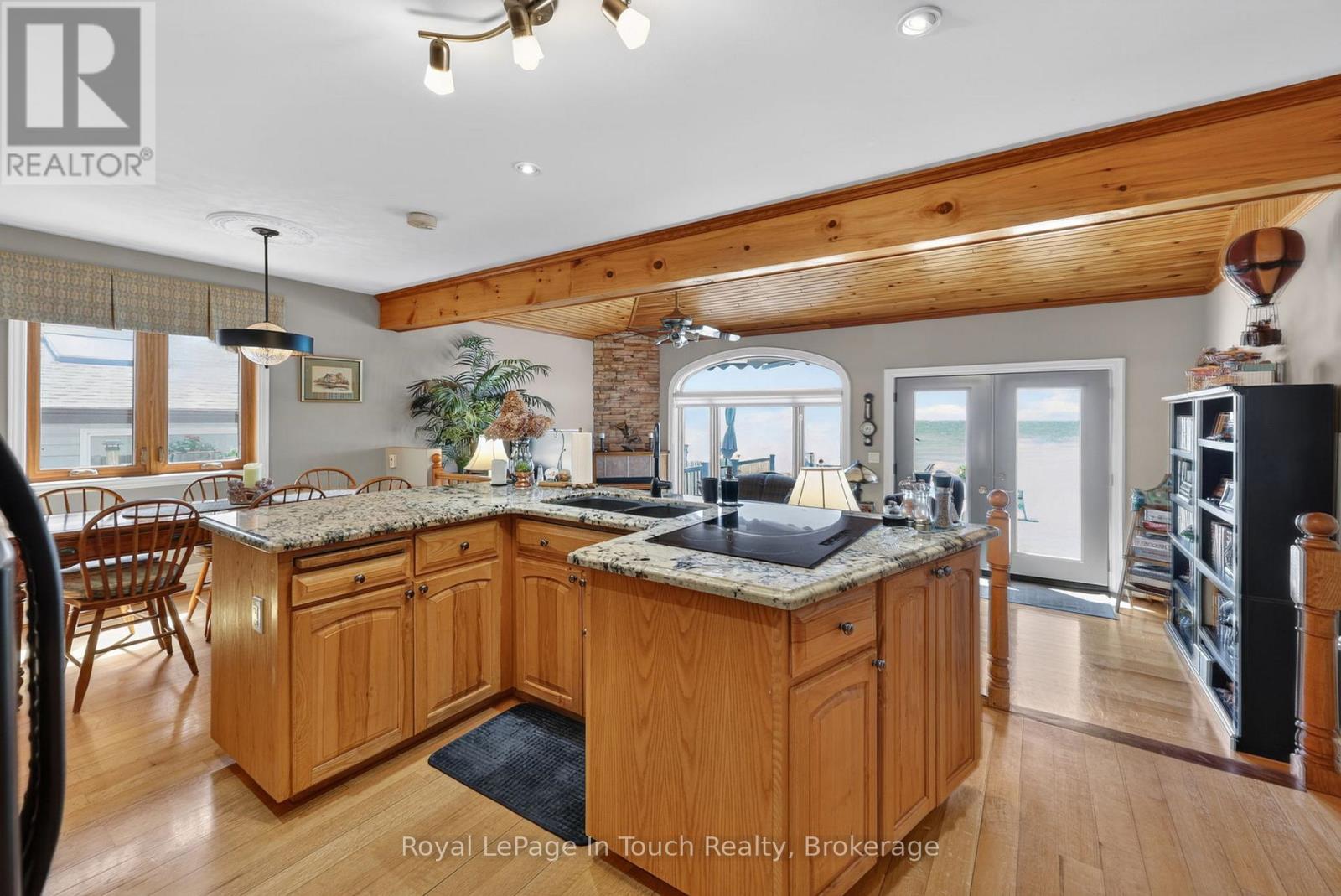 1092 Tiny Beaches Road S, Tiny, Ontario  L0L 2J0 - Photo 8 - S13182566