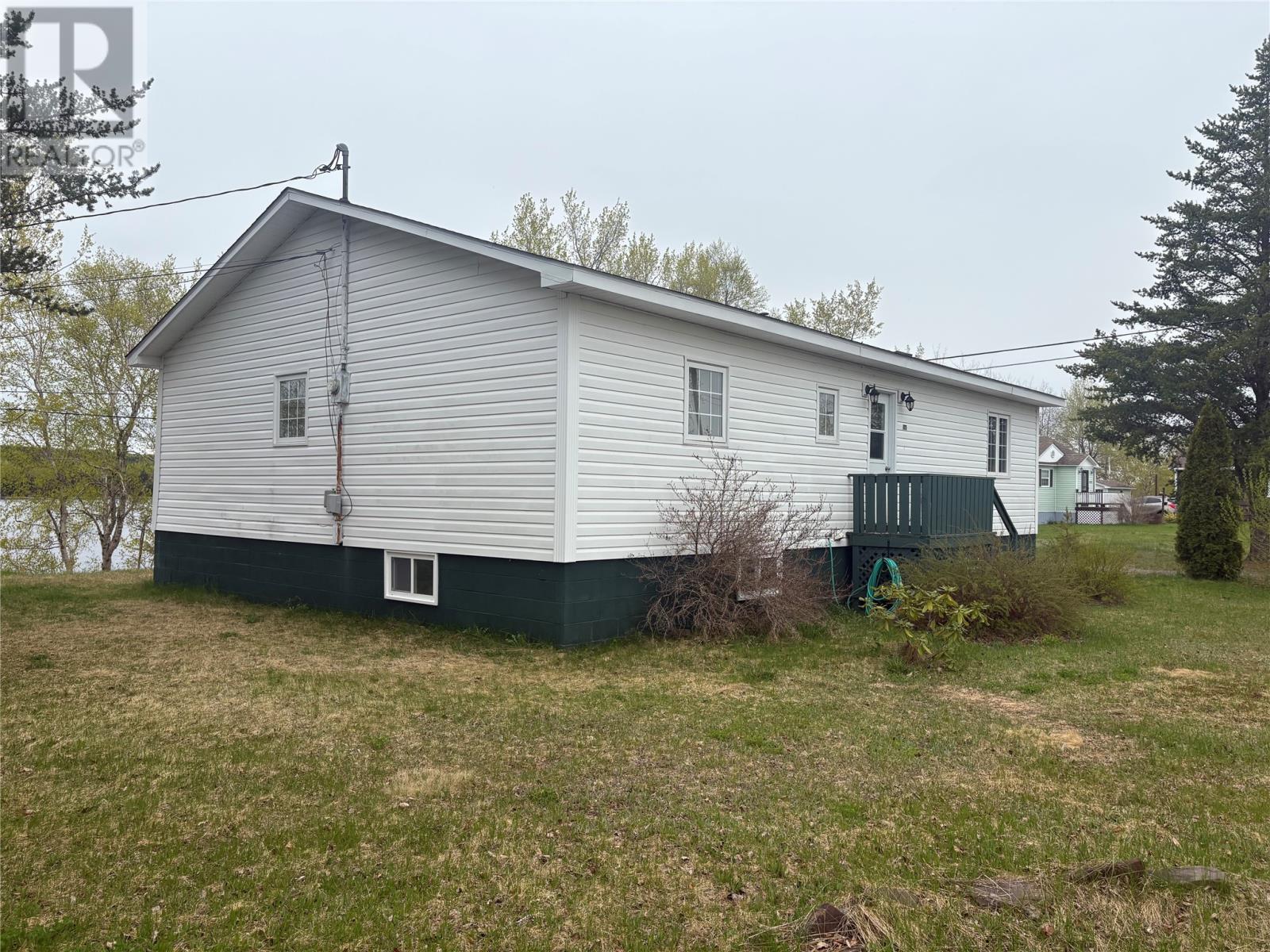 105 Main Street, Bishop's Falls, Newfoundland & Labrador  A0H 1C0 - Photo 4 - 1297763