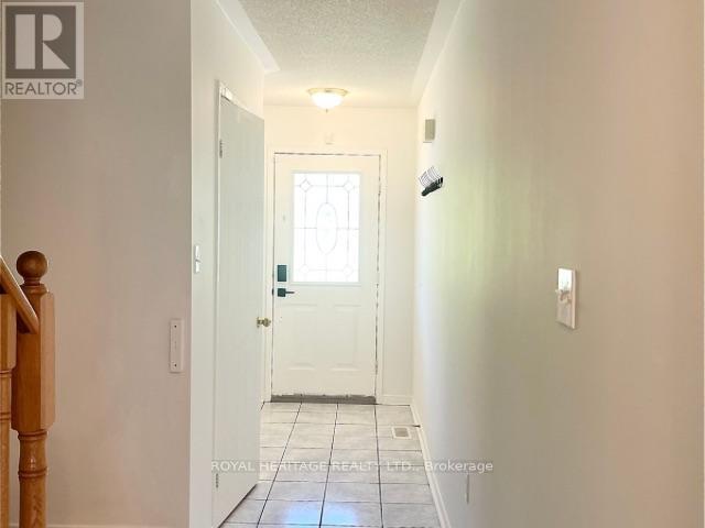 436 Sparrow Circle, Pickering, Ontario  L1V 7E7 - Photo 3 - E13182442
