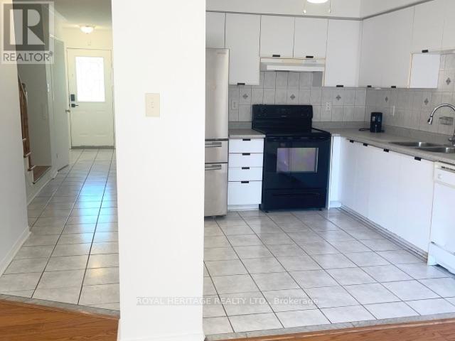 436 Sparrow Circle, Pickering, Ontario  L1V 7E7 - Photo 4 - E13182442