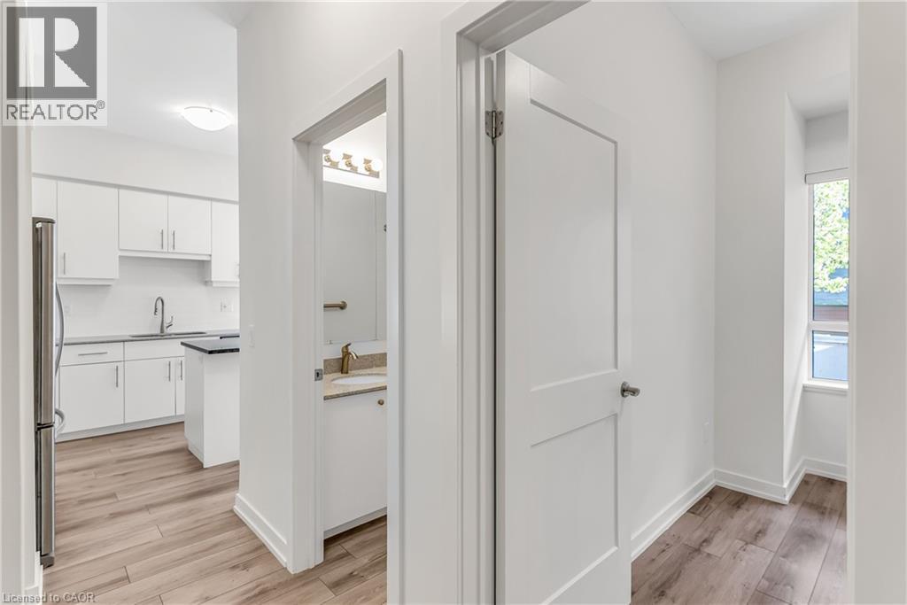 251 Northfield Drive E Unit# 102, Waterloo, Ontario N2K 0G9 - Photo 8 - 40833871