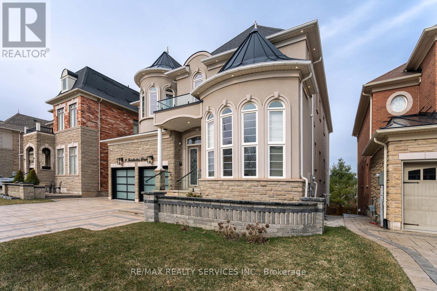 9 Interlacken Drive, Brampton, Ontario  L6X 0Y1 - Photo 3 - W13182546